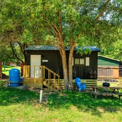 River Cabin-Primitive Style